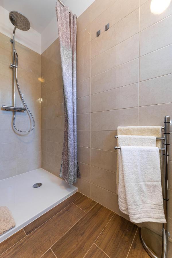 Apartment Nada 1 Малинска Екстериор снимка