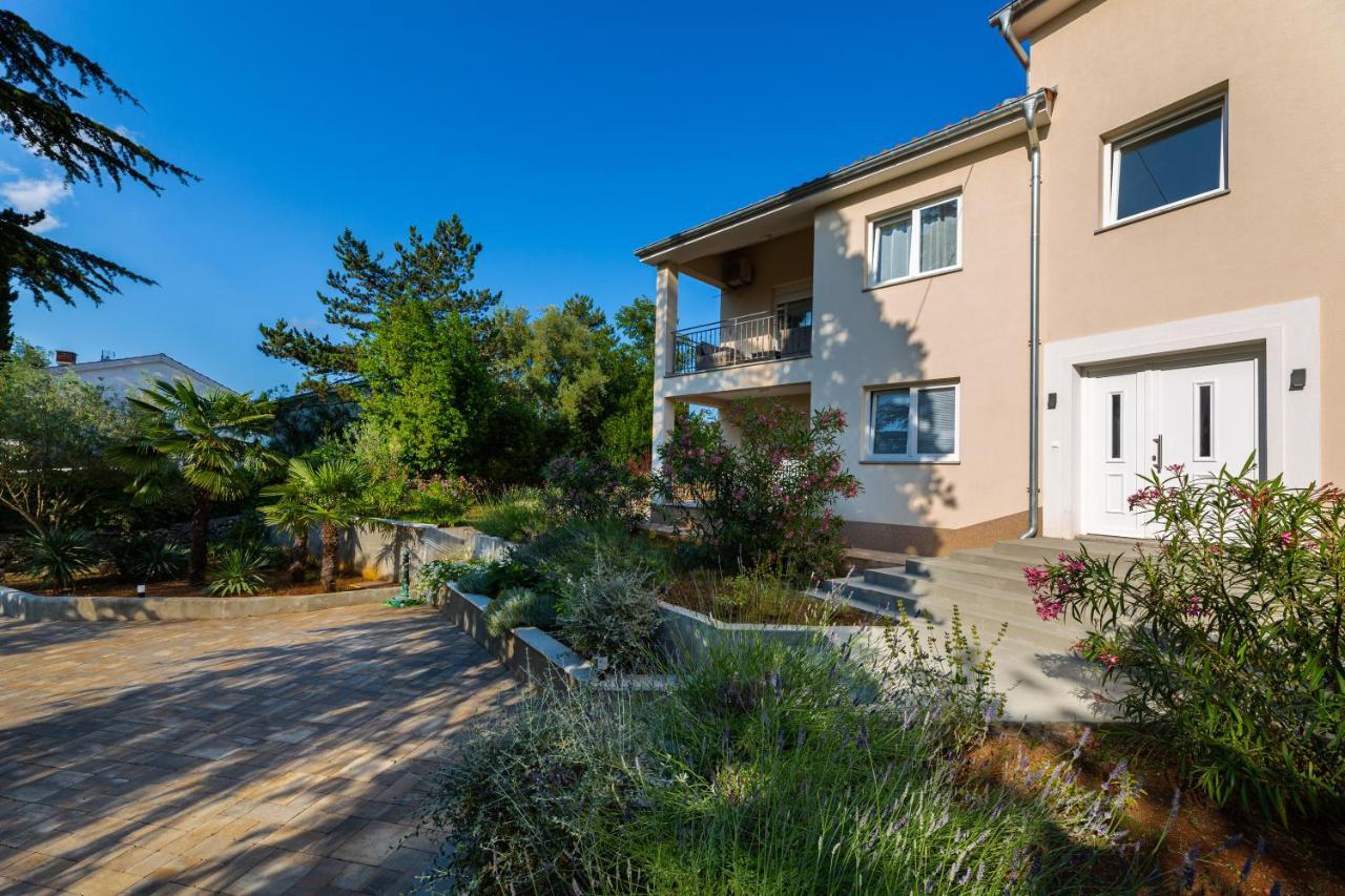 Apartment Nada 1 Малинска Екстериор снимка