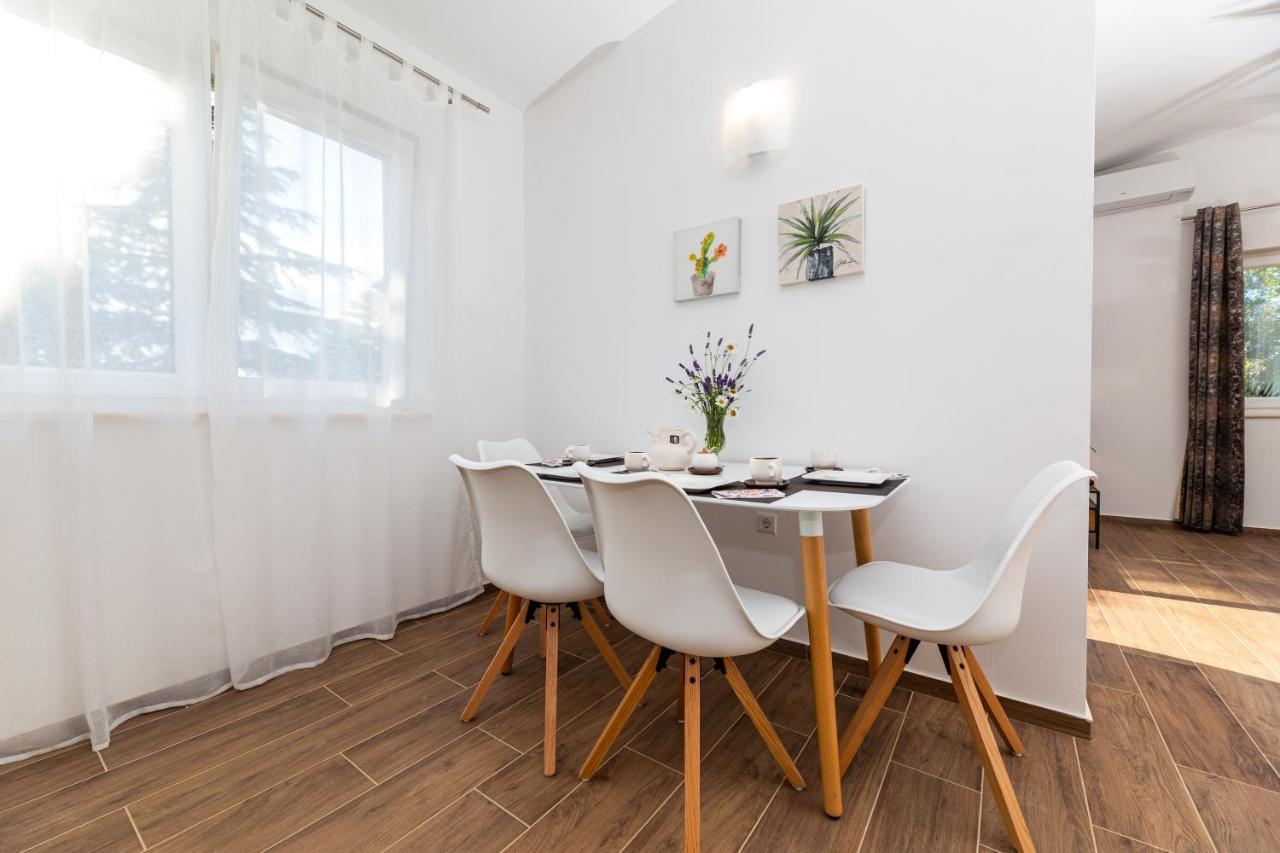 Apartment Nada 1 Малинска Екстериор снимка