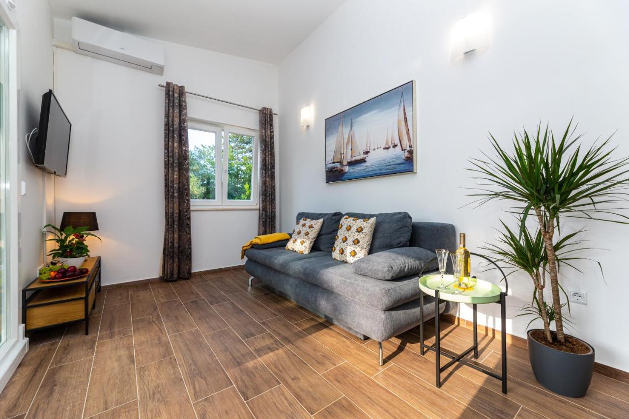 Apartment Nada 1 Малинска Екстериор снимка