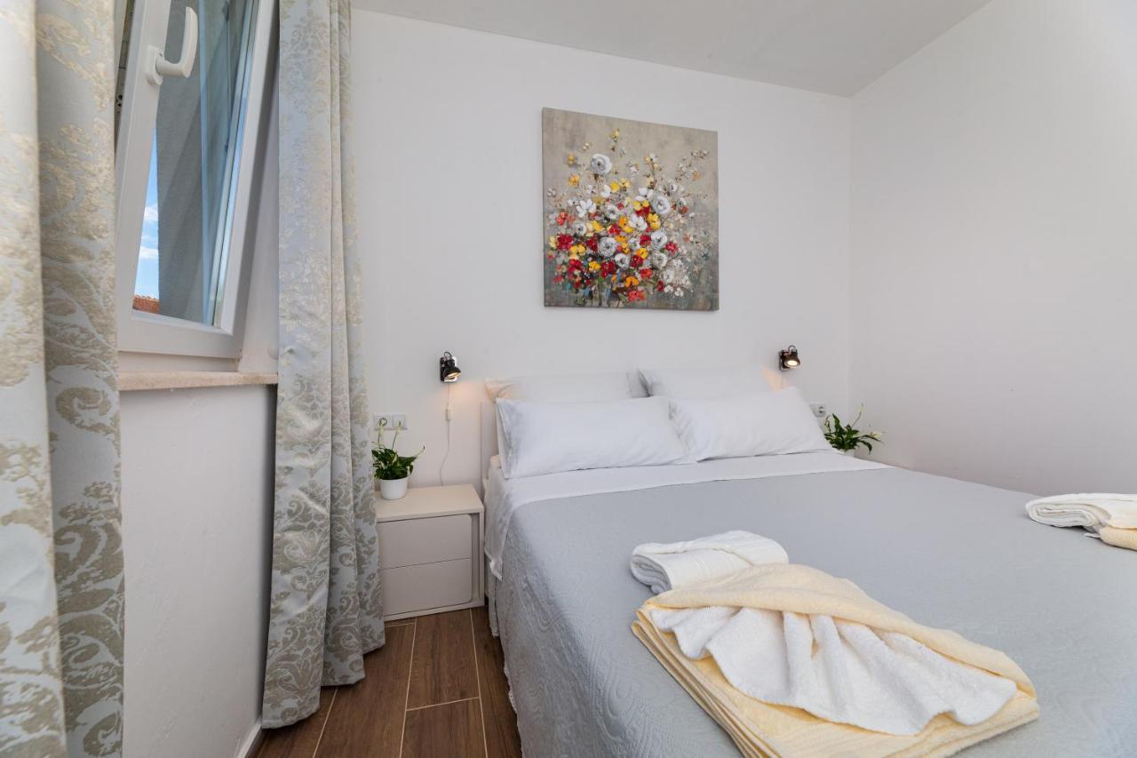 Apartment Nada 1 Малинска Екстериор снимка