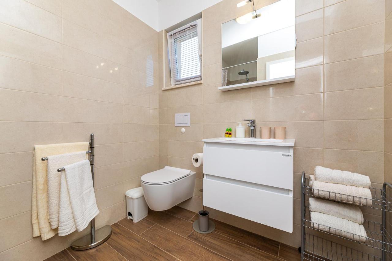 Apartment Nada 1 Малинска Екстериор снимка