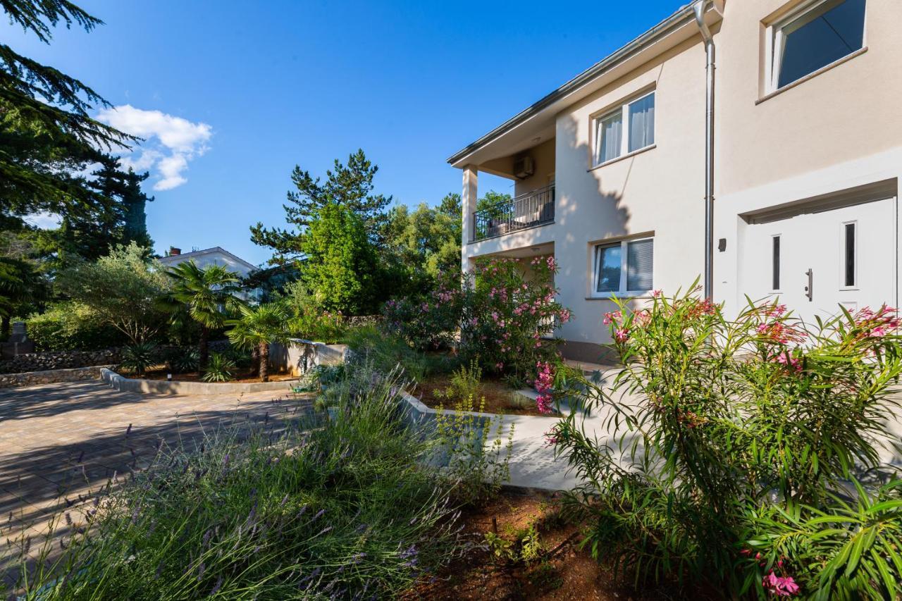 Apartment Nada 1 Малинска Екстериор снимка