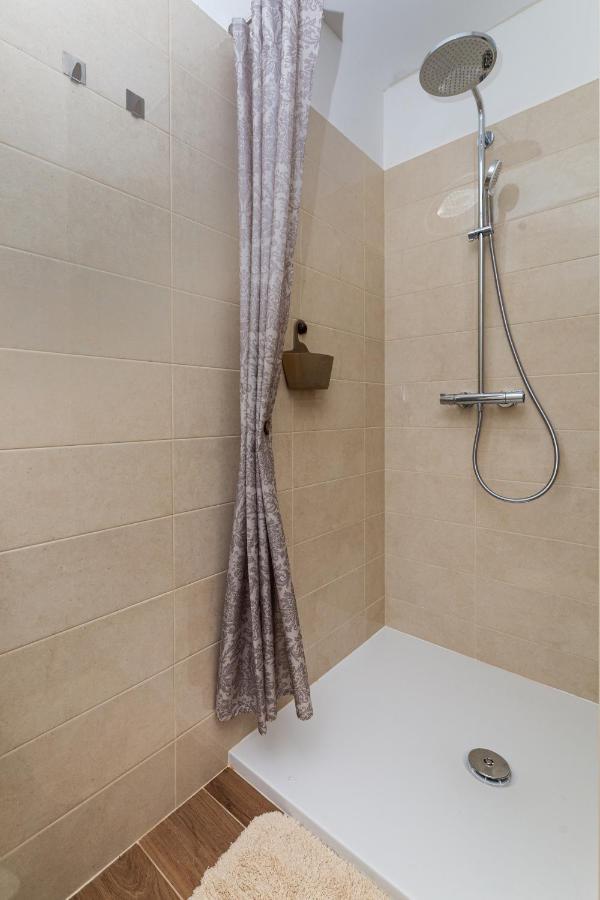 Apartment Nada 1 Малинска Екстериор снимка