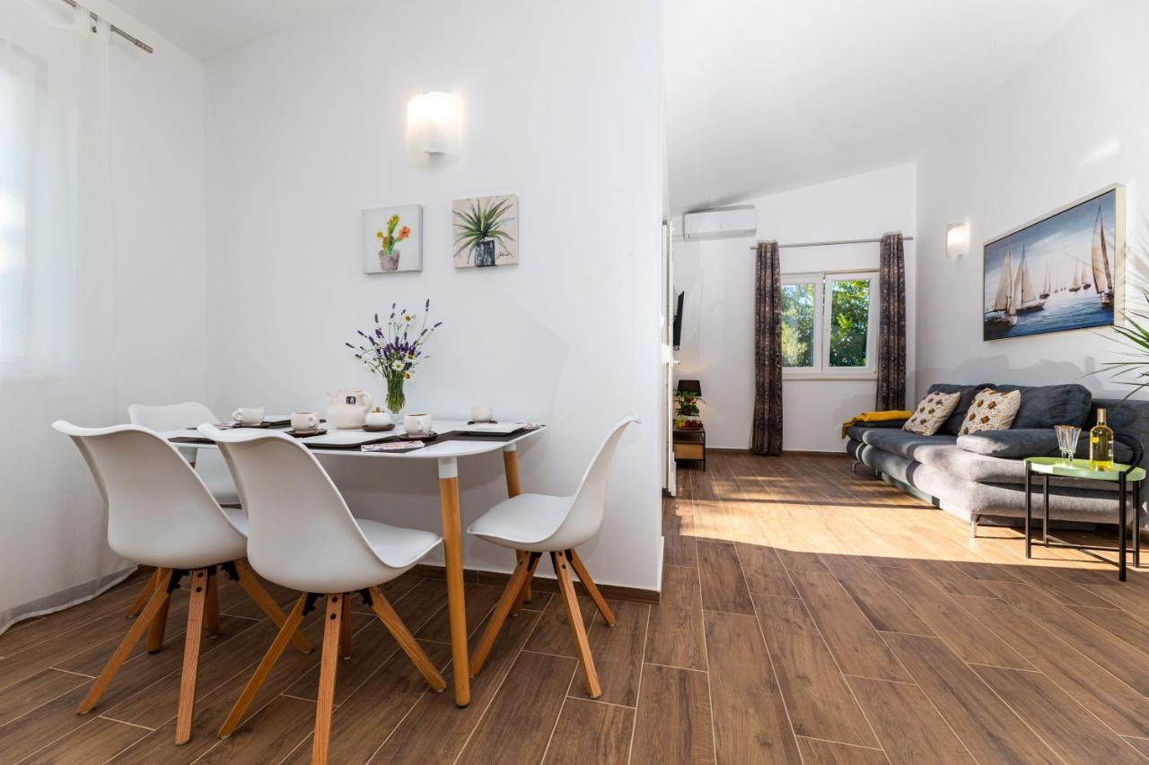 Apartment Nada 1 Малинска Екстериор снимка