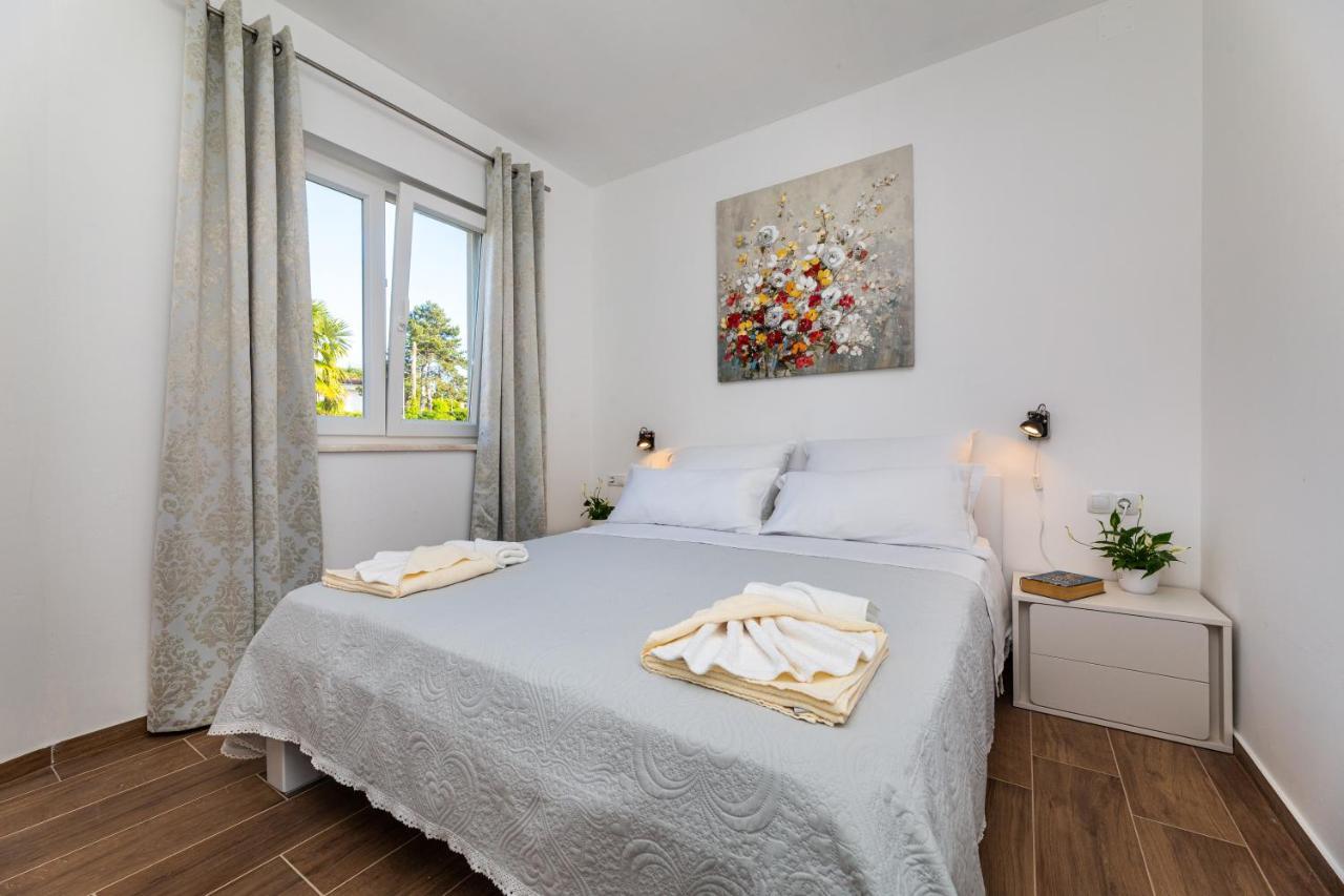 Apartment Nada 1 Малинска Екстериор снимка